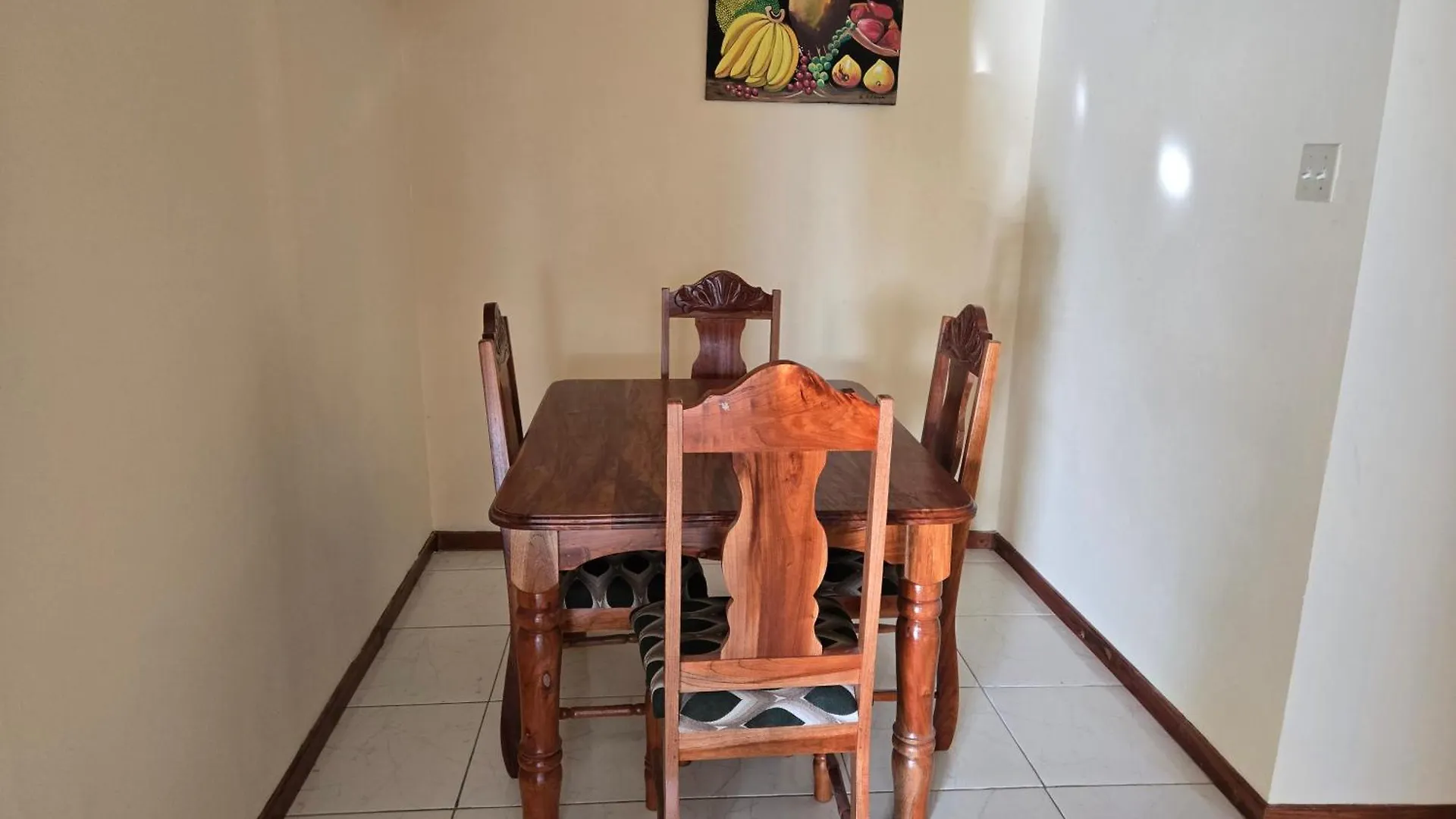 Poinciana Apartment Two مونتيغو باي