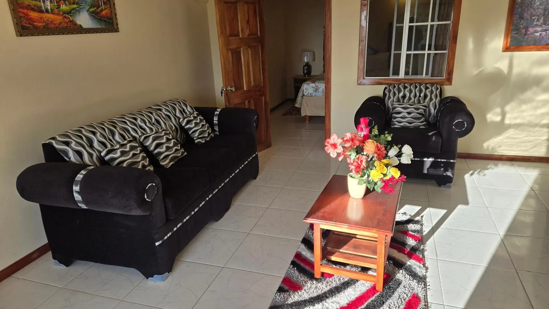 Poinciana Apartment Two مونتيغو باي 0*,